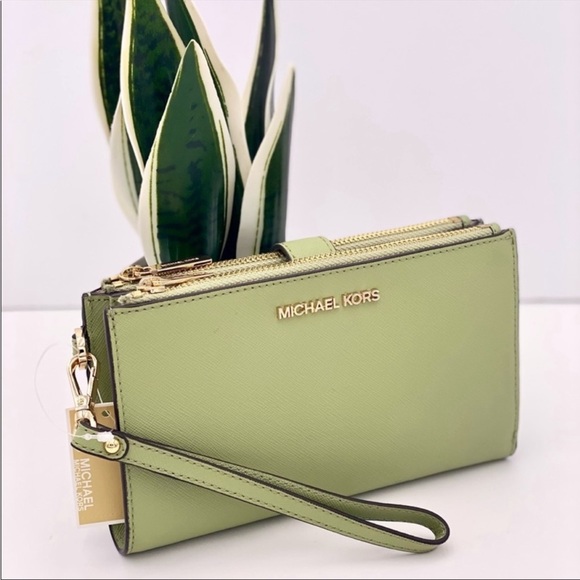 New Michael Kors DoubleZip Wallet
Wristlet Phone Case Light Sage